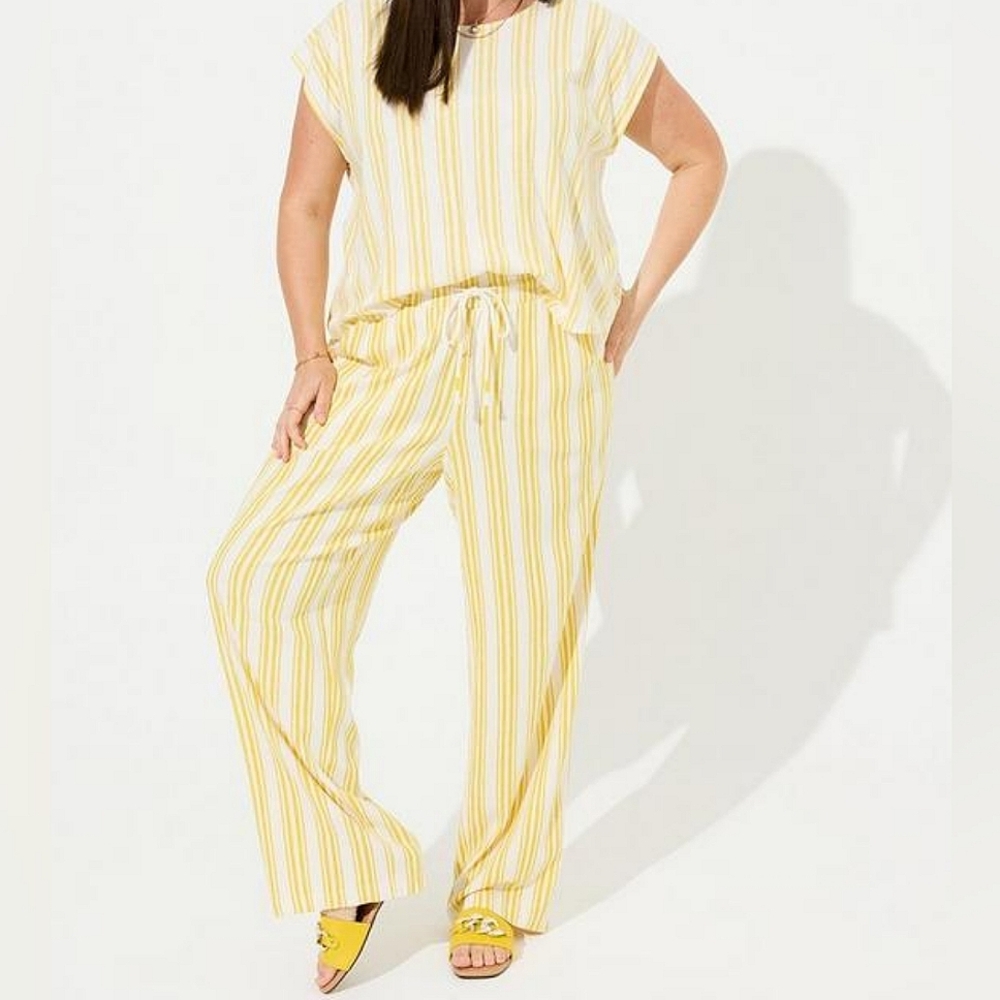 NWT Torrid Pull-On Wide Leg Stretch Linen High-Rise Pant